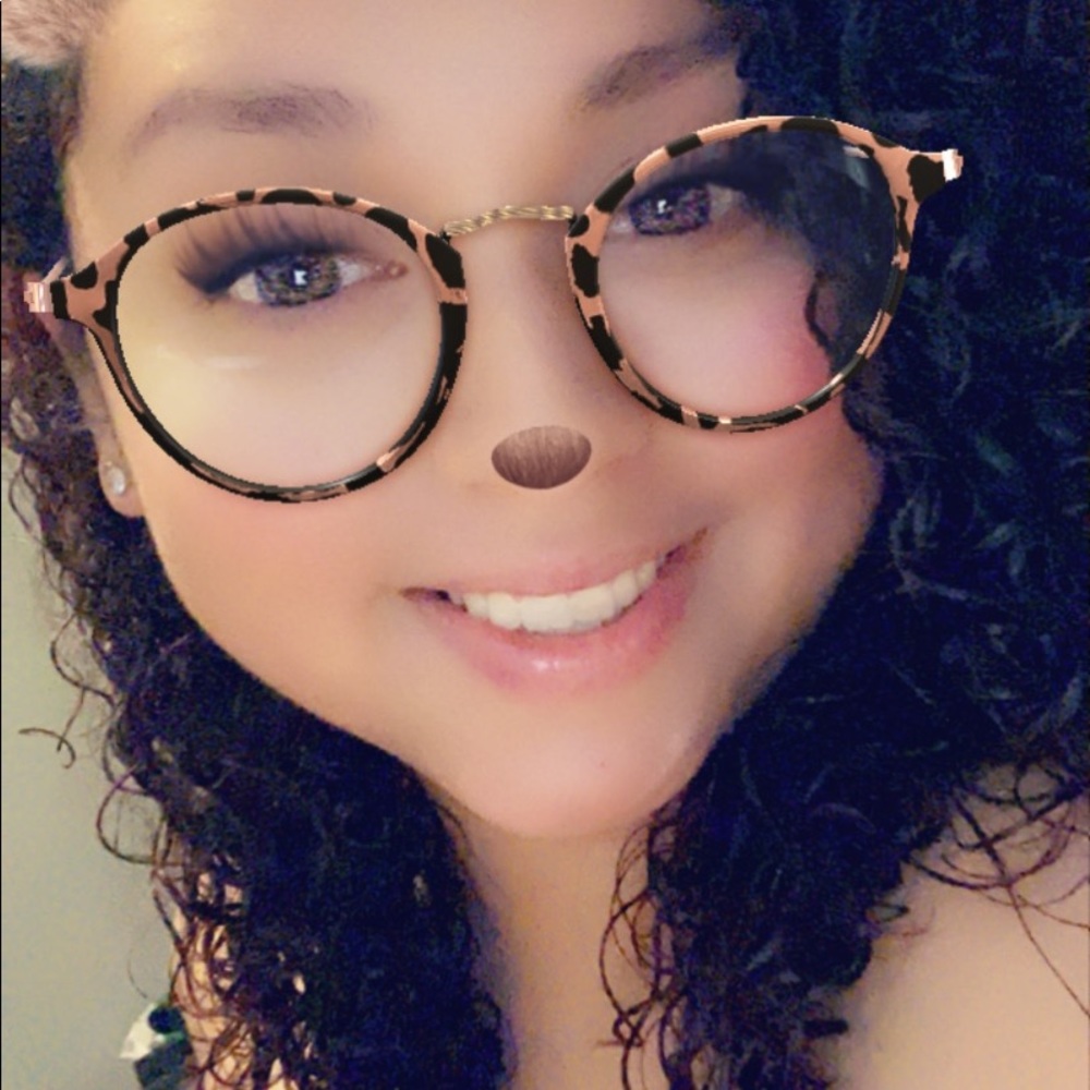 Meet your Posher, Leanne